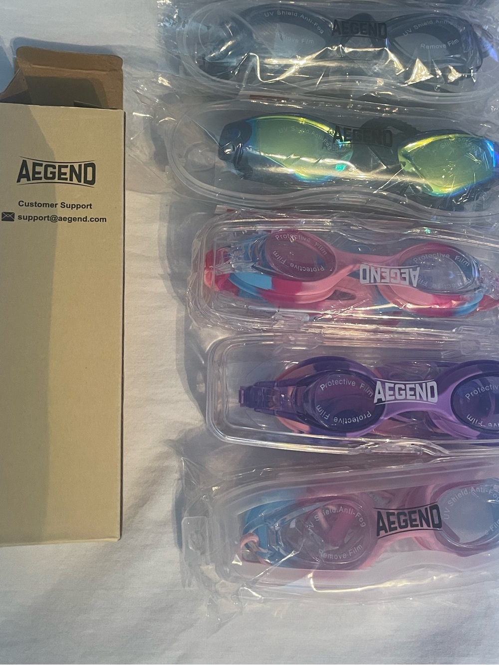 New fam pk 5 -Aegend high quality Goggles 
 - (2 adults/teen & 3 kids size )